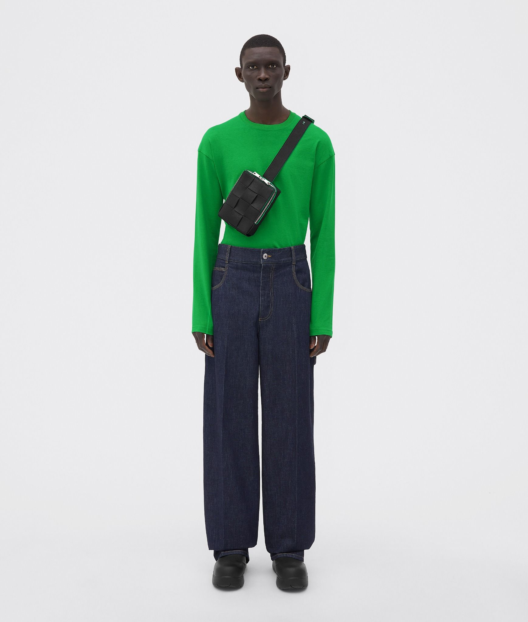 Alternative view of Túi Nam Bottega Veneta Cassette Sling Bag 'Black Parakeet' 710180V1Q711045