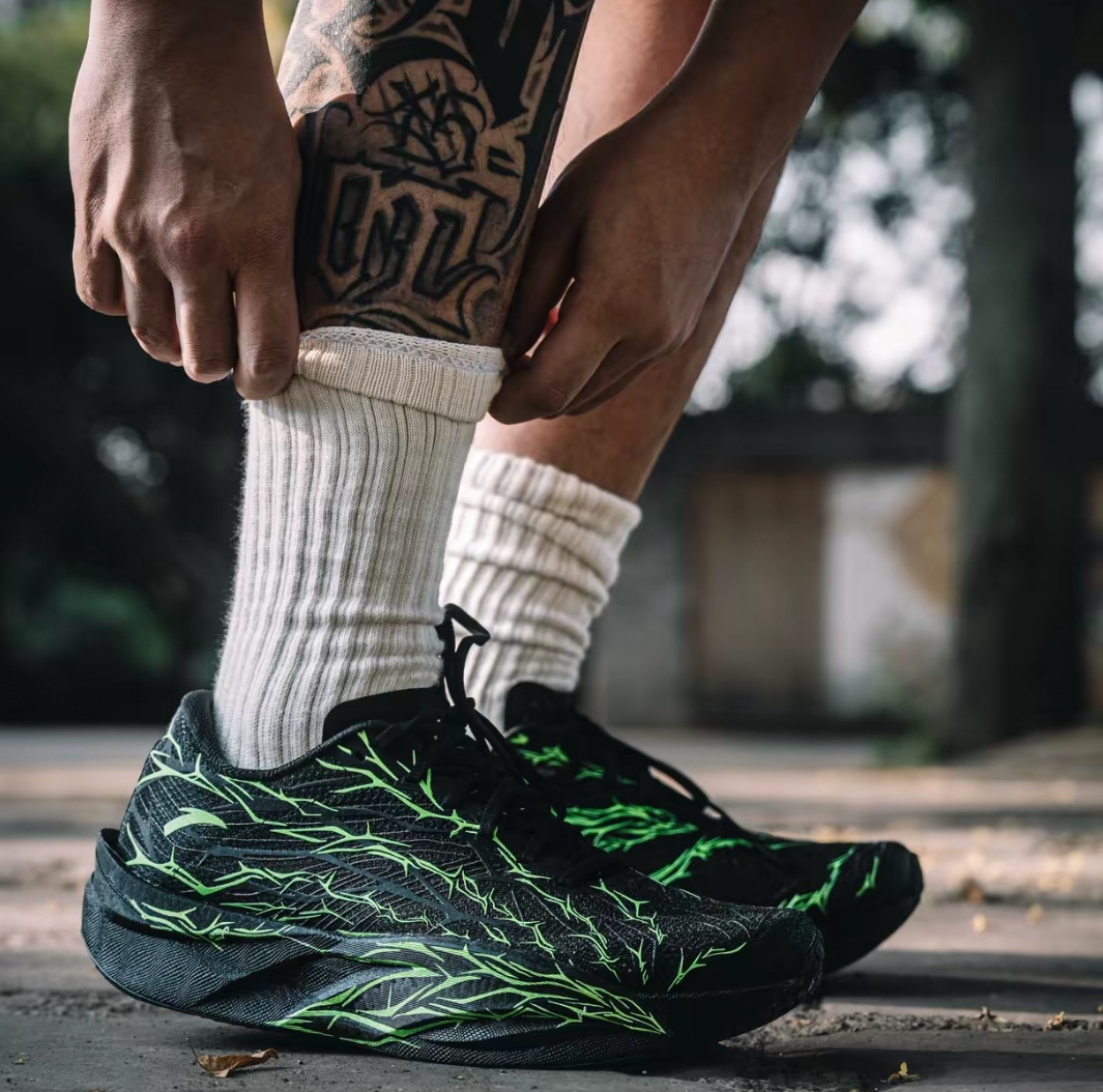 Alternative view of Giày Anta 6.0 ‘Black’ 912615588-1