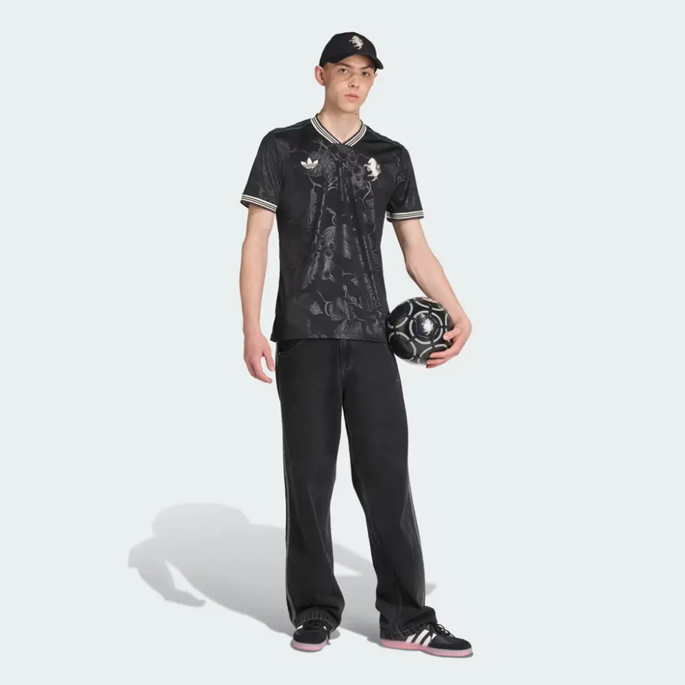 Alternative view of Áo Adidas Juventus 25/26 Third Jersey 'Black' KC3486