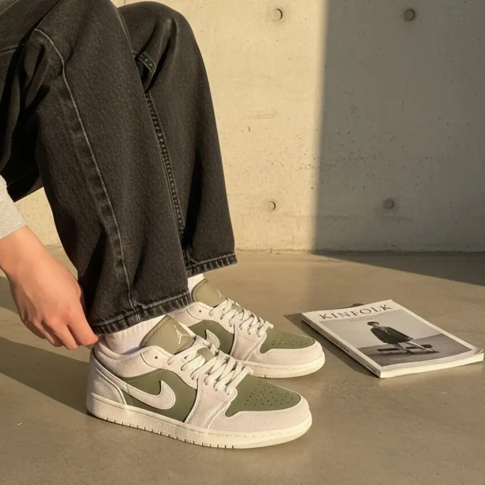 Giày Nike Air Jordan 1 Low SE ‘Medium Olive Sail’ HV4089-201 - Ảnh 3