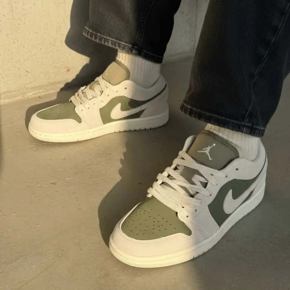 Giày Nike Air Jordan 1 Low SE ‘Medium Olive Sail’ HV4089-201 - Ảnh 4