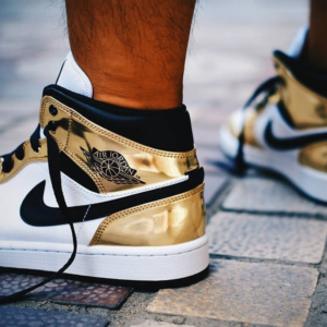 Giày Nike Air Jordan 1 Mid SE GS ‘Metallic Gold’ DC1420-700 - Ảnh 3