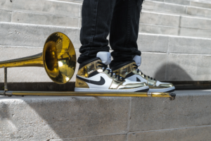 Giày Nike Air Jordan 1 Mid SE GS ‘Metallic Gold’ DC1420-700 - Ảnh 6