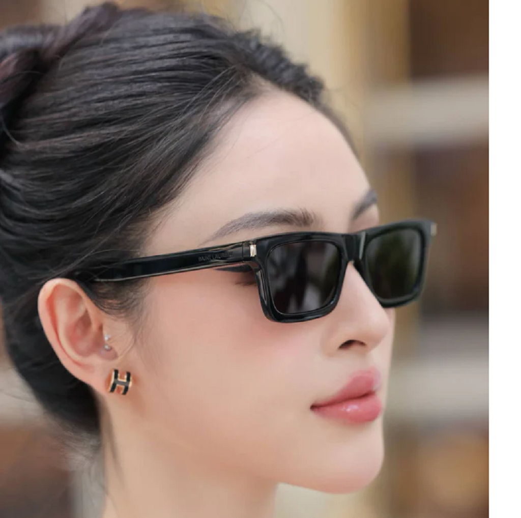 Alternative view of Kính Saint Laurent YSL Sunglasses 'Black Grey' SL461-BETTY-001