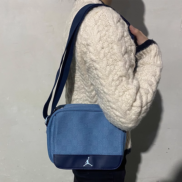 Túi Nike Air Jordan Monogram Crossbody Bag ‘Blue’ FJ6790-419 - Ảnh 3
