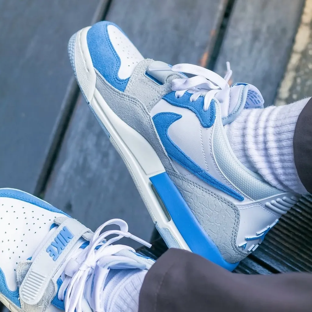 Alternative view of Giày Nike Air Jordan Legacy 312 Low GS ‘White Legend Blue’ CD9054-141