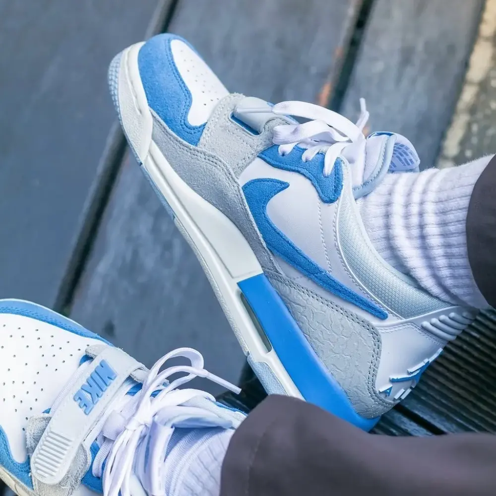 Alternative view of Giày Nike Air Jordan Legacy 312 Low GS ‘White Legend Blue’ CD9054-141