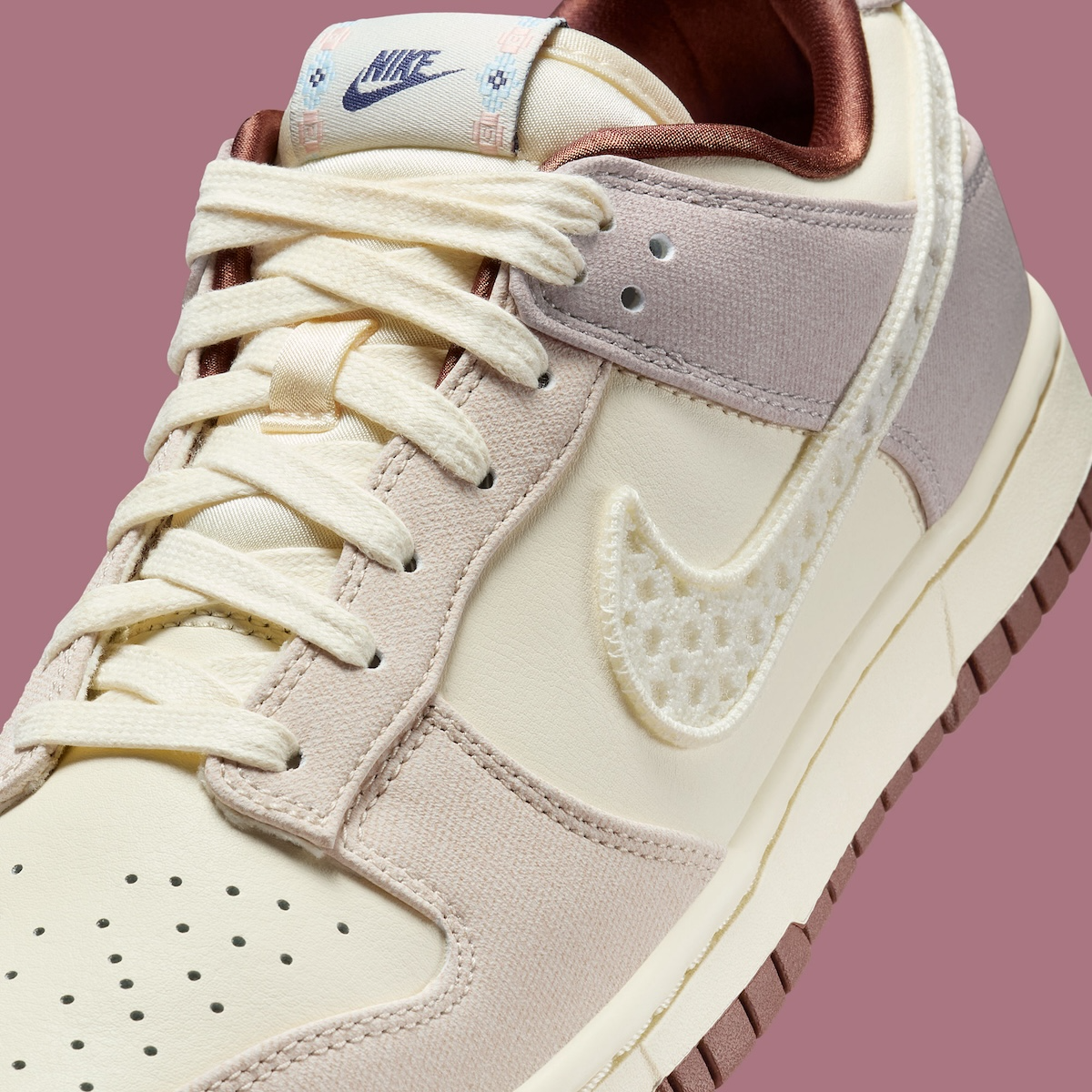 Alternative view of Giày Nike Dunk Low ‘Crochet Swoosh’ IH7353-010