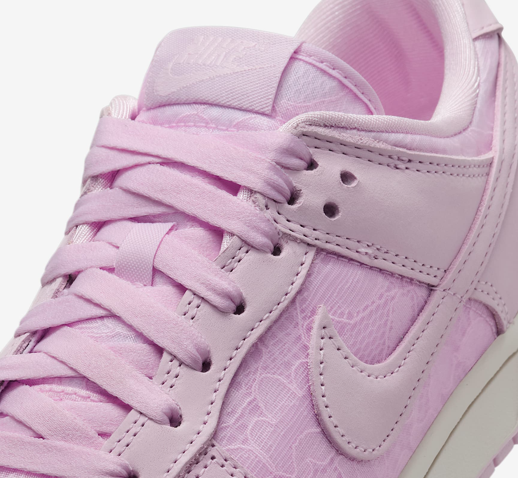 Alternative view of Giày Nike Dunk Low ‘Regal Pink’ HJ5870-600