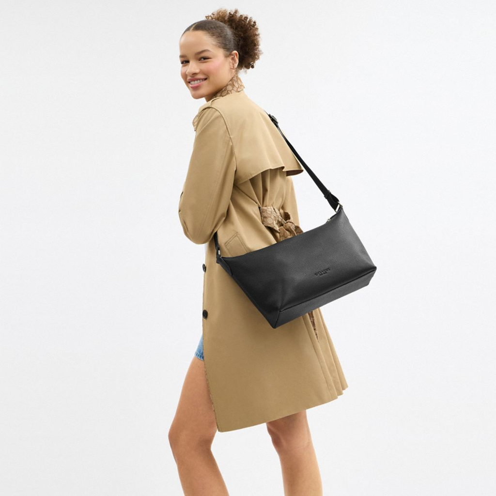 Alternative view of Túi Coach Finn Crossbody ‘Black’ CAJ70-QBBK