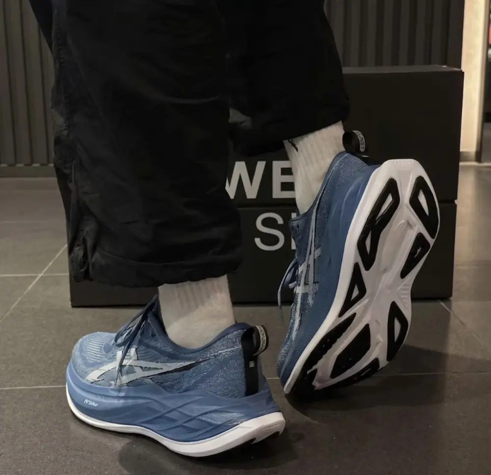 Giày Asics Superblast 2 ‘Winter Sea White’ 1013A142-402 - Ảnh 4