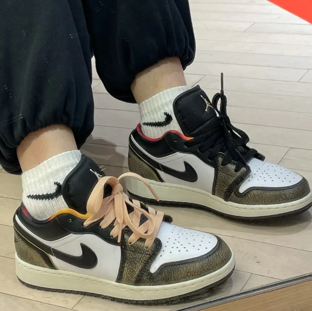Giày Nike Air Jordan 1 Low SE GS ‘Tan’ DQ8421-001 - Ảnh 3