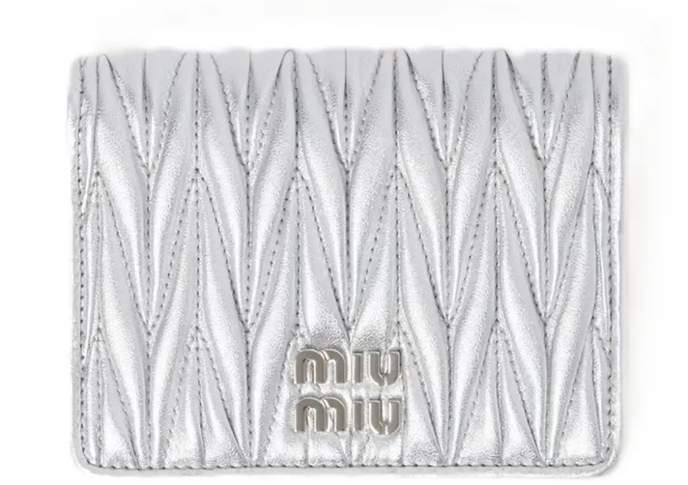 Ví Miu Miu Matelassé Nappa Leather 'Silver' 5MV204-AFPP-F0118