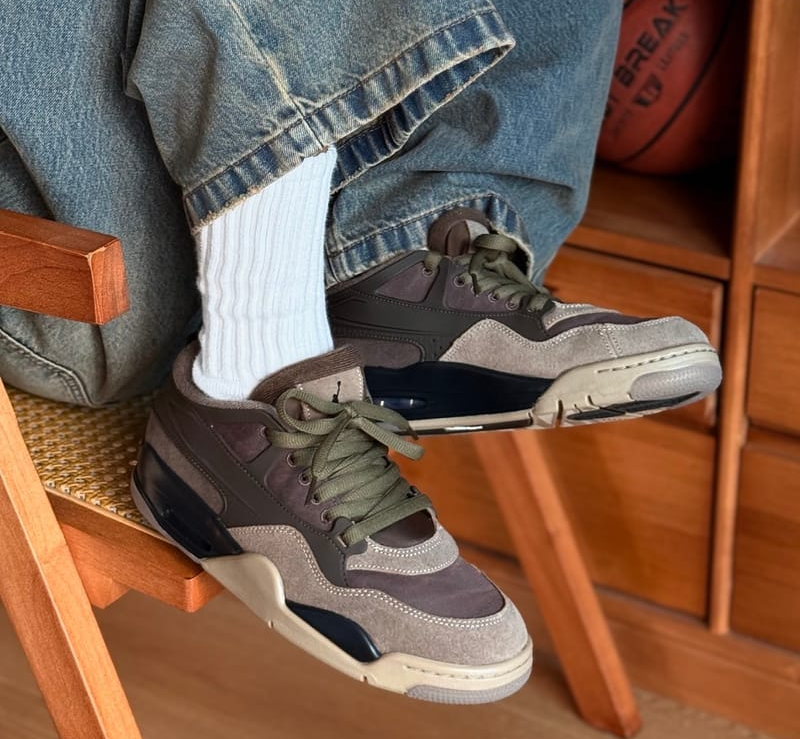 Alternative view of Giày Nike Jordan 4 RM 'Medium Olive' FQ7939-022