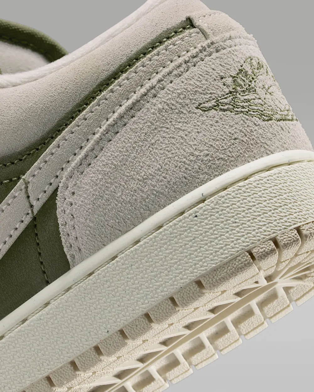 Giày Nike Jordan 1 Low SE 'Medium Olive Sail' HV4396-201 - Ảnh 6