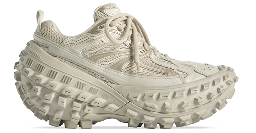 Giày Balenciaga Defender Trainers 'Beige' 685613W2RA69700