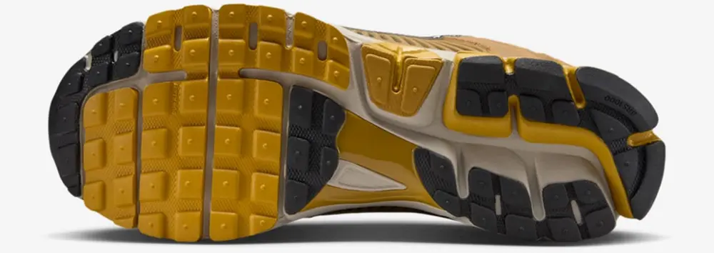 Alternative view of Giày Nike Zoom Vomero 5 'Flat Gold' HF1553-301