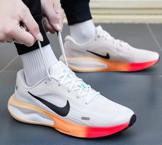 Alternative view of Giày Nike Journey Run ‘White’ IH7329-101