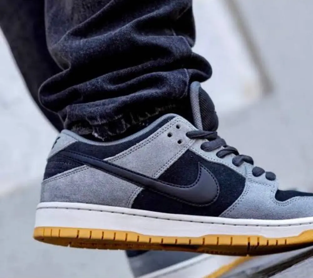 Alternative view of Giày Nike SB Dunk Low ‘Dark Smoke Grey’ HF3063-001