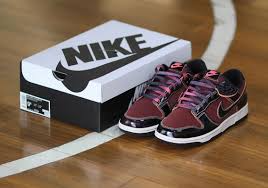 Alternative view of Giày Nike Dunk Low SE 'Red Panda' HQ1965-600