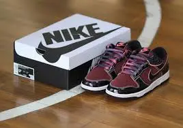 Alternative view of Giày Nike Dunk Low SE 'Red Panda' HQ1965-600