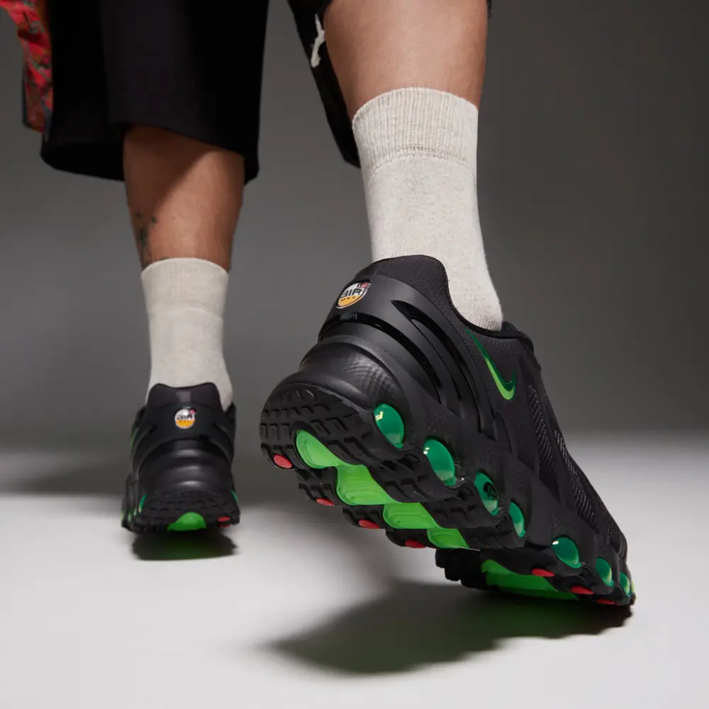Alternative view of Giày Nike Air Max Dn8 ‘Black Green’ IH4119-001
