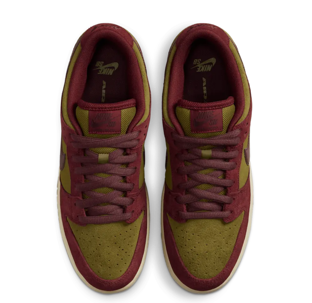 Alternative view of Giày Nike SB Dunk Low ‘Dark Team Red’ HQ1625-600