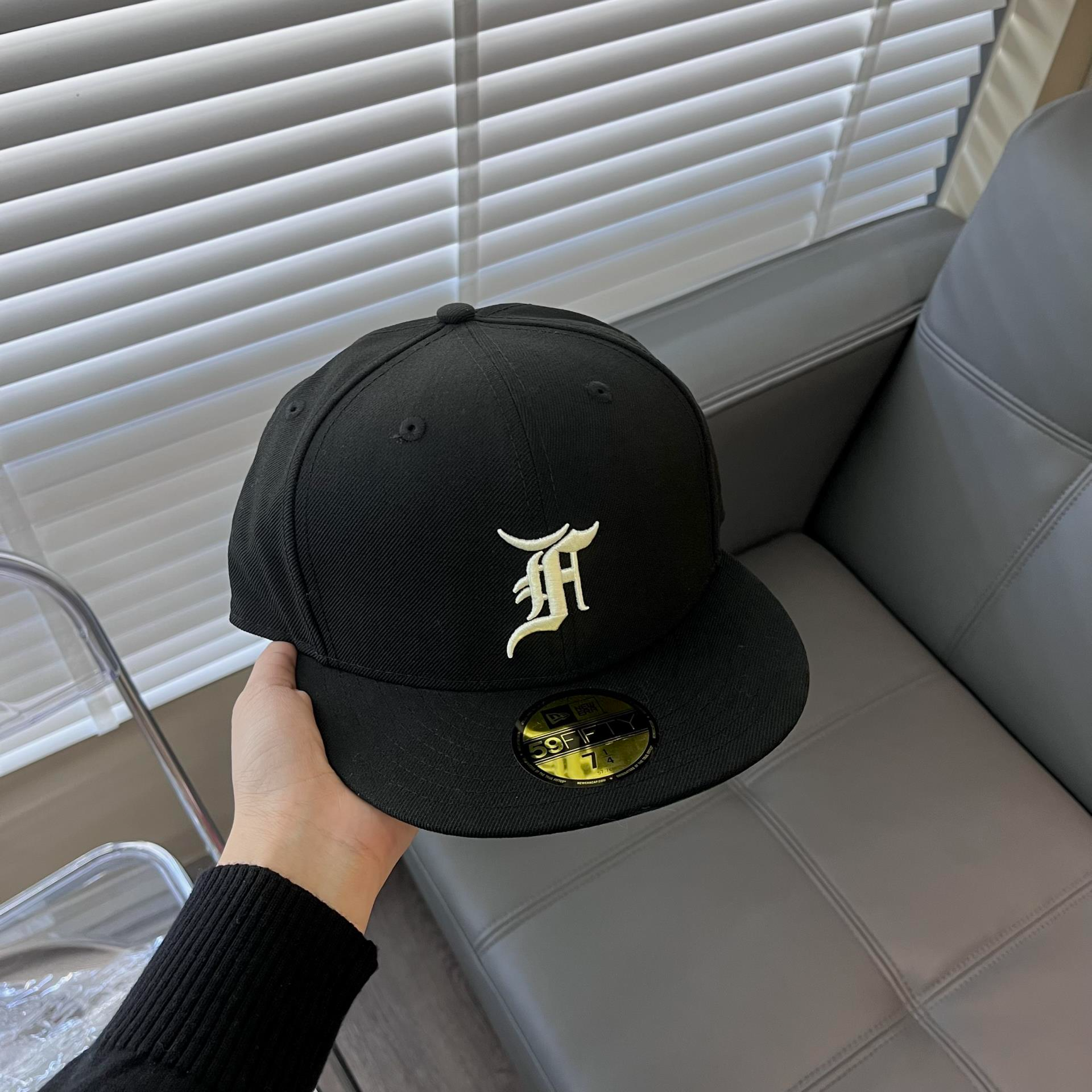 Alternative view of Nón New Era X Fear Of God Essentials 59fifty 'Black' 60185366