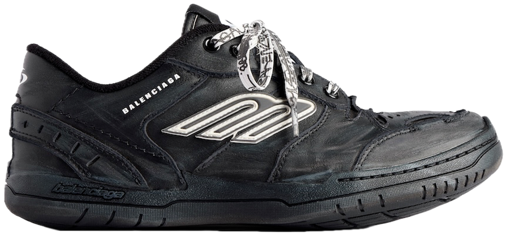 Giày Balenciaga Hamptons Worn-out Trainers 'Black' 841765WCURB1000