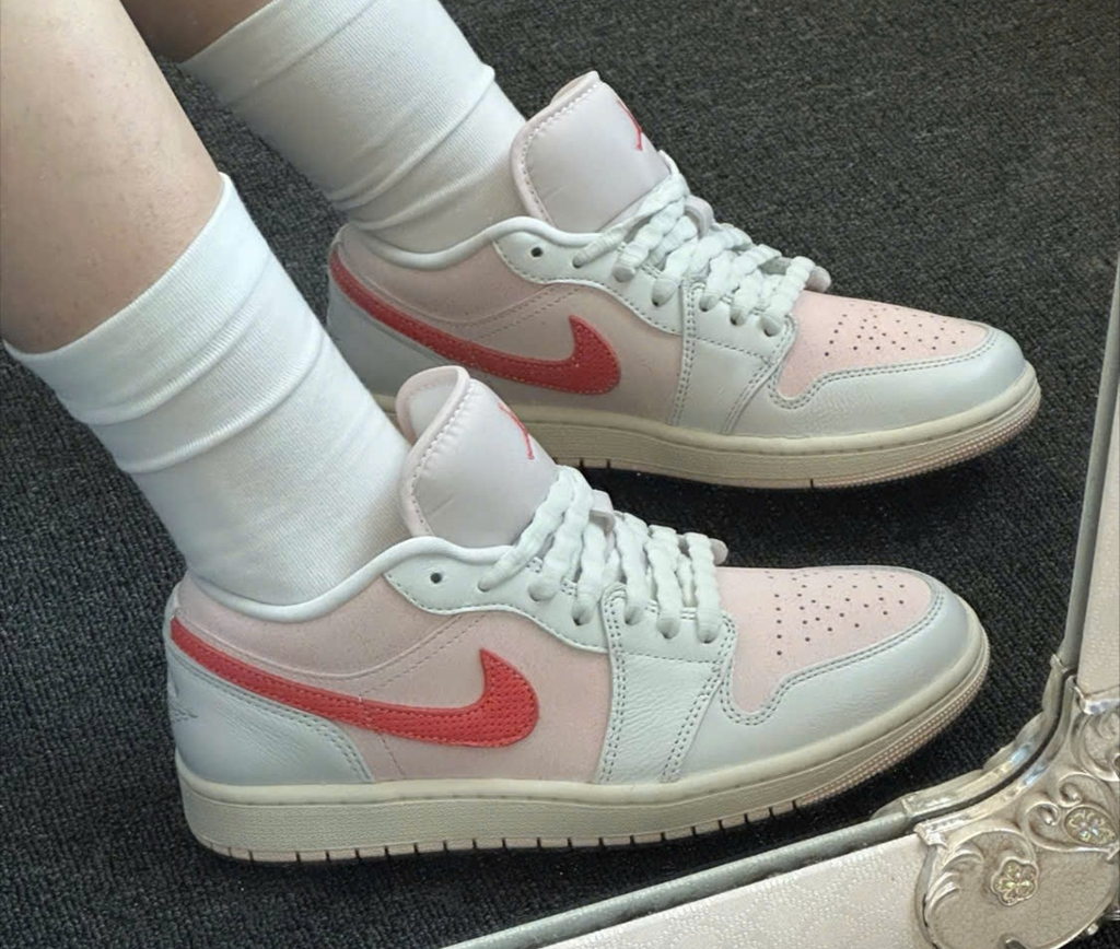 Alternative view of Giày Nike Air Jordan 1 Low ‘Strawberry Milkshake’ IB8156-133