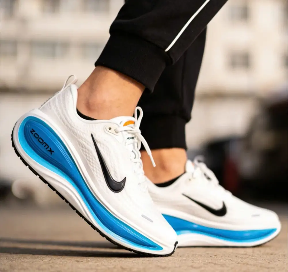 Alternative view of Giày Nike Vomero Plus 'White' HV8150-103