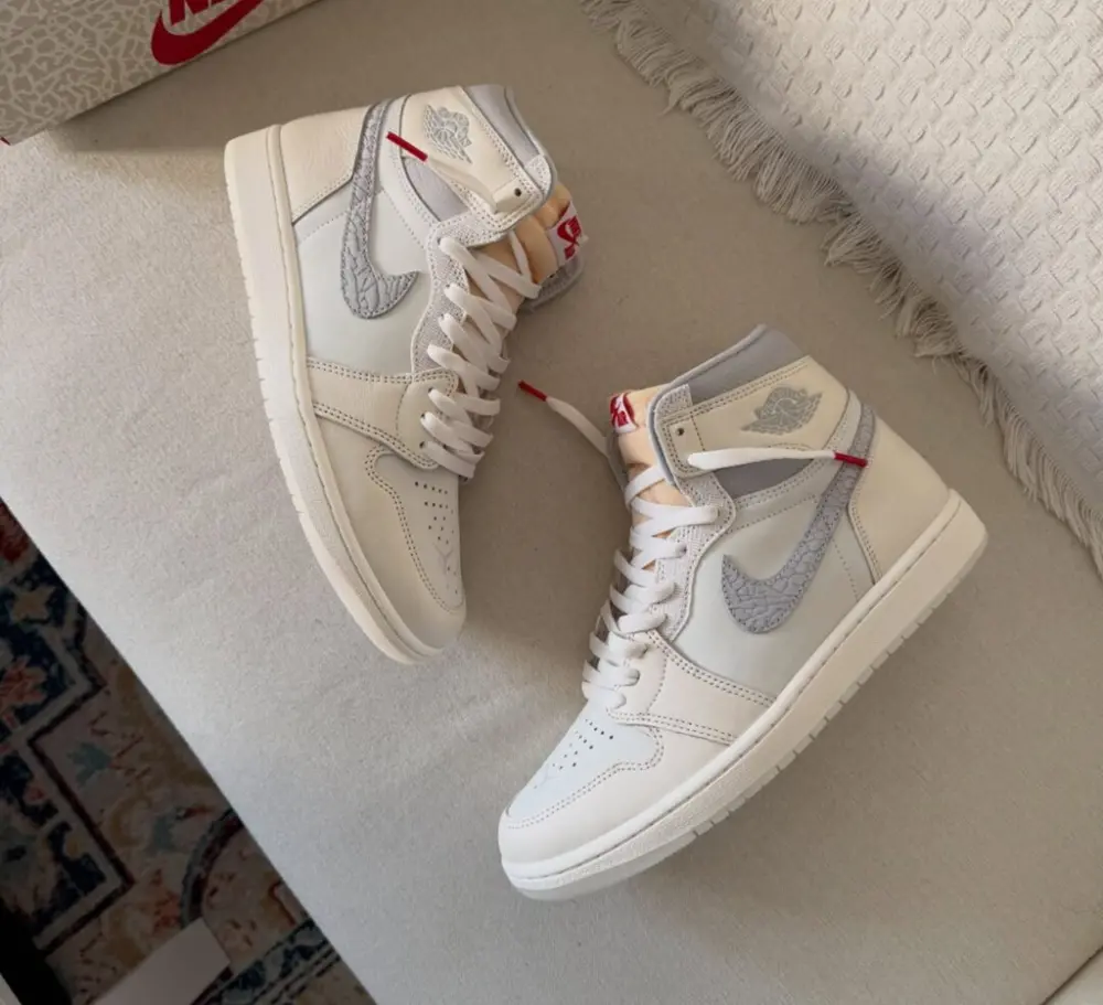 Alternative view of Giày Nike Jordan 1 Retro High OG 'Sail University Red' IH4363-100