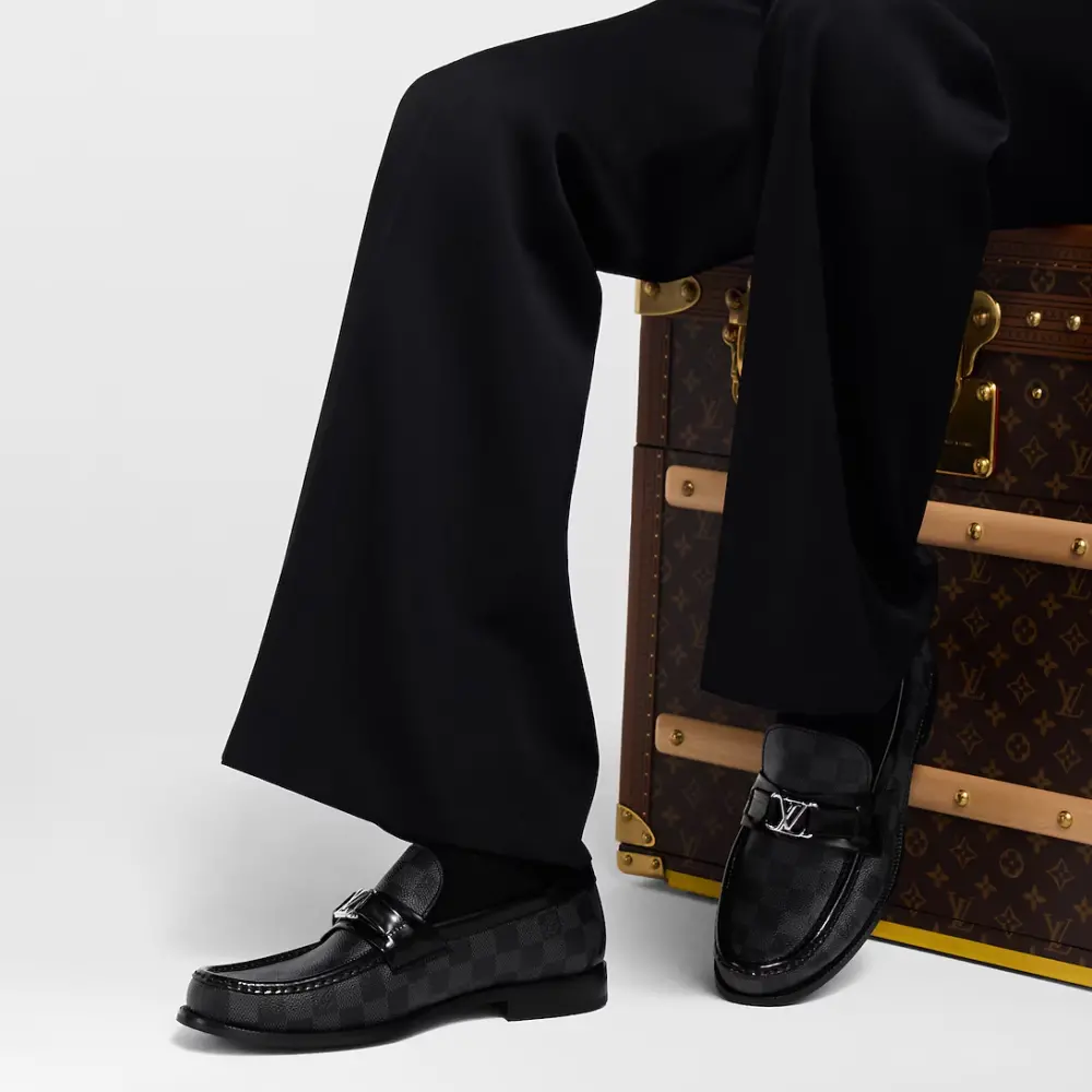 Alternative view of Giày Louis Vuitton Major Loafers 'Black' 1A4OL2