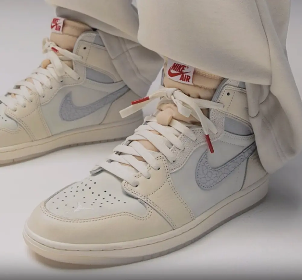 Giày Nike Jordan 1 Retro High OG 'Sail University Red' IH4363-100 - Ảnh 3