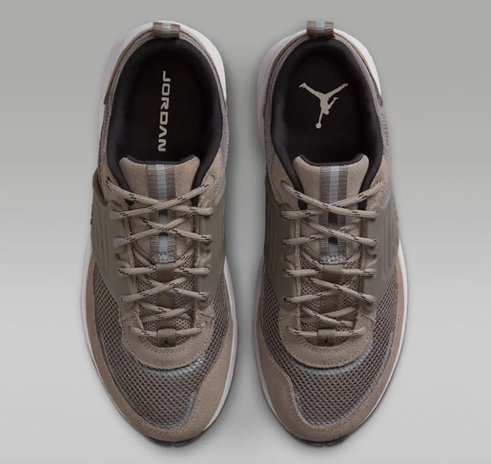 Alternative view of Giày Nike Jordan Trunner O/S ‘Cave Stone’ IB3722-201