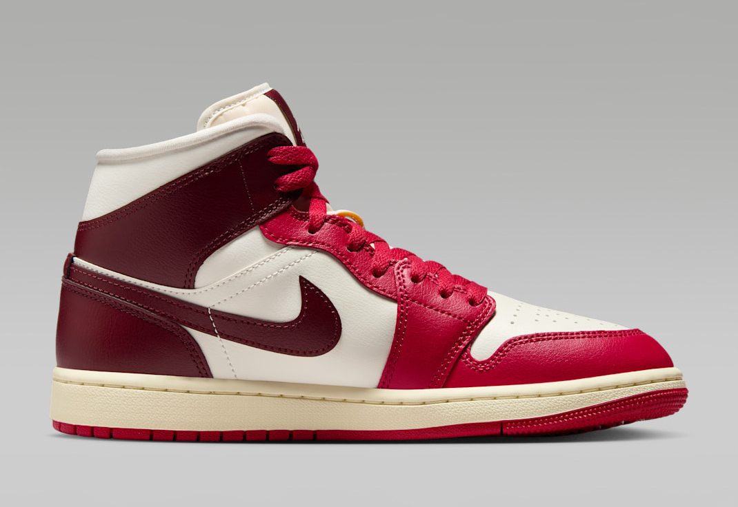 Alternative view of Giày Nike Jordan 1 Mid ‘Sail Mystic Hibiscus’ BQ6472-119