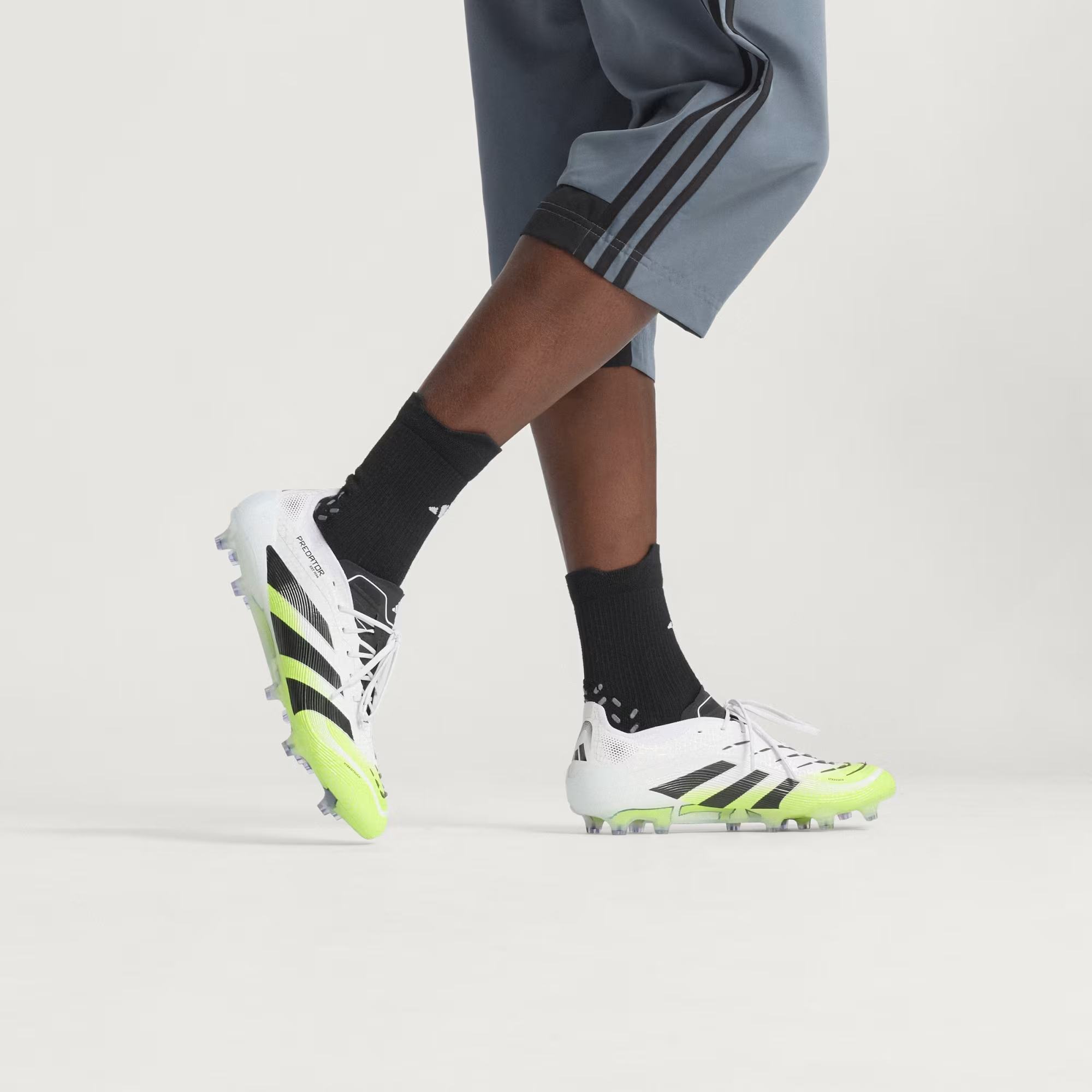 Alternative view of Giày Adidas Predator Elite FG ‘Cloud White Lucid Lemon’ JI1082