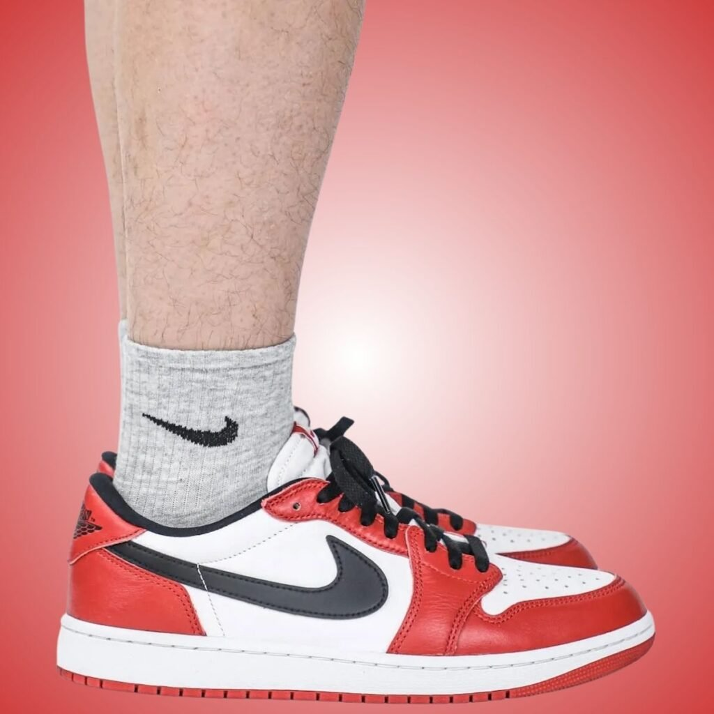 Alternative view of Giày Nike Air Jordan 1 Retro Low OG ‘Chicago’ HQ6998-600
