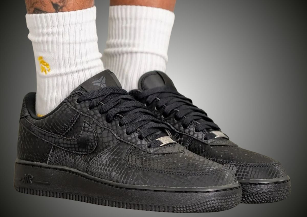 Alternative view of Giày Nike Air Force 1 Low 'Black' IB0018-003