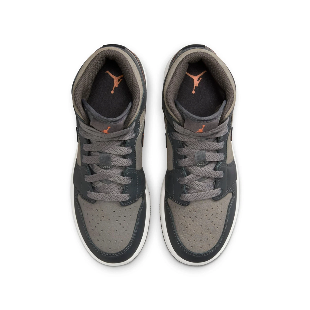 Alternative view of Giày Nike Air Jordan 1 Mid SE ‘Night Stadium’ FQ8341-017