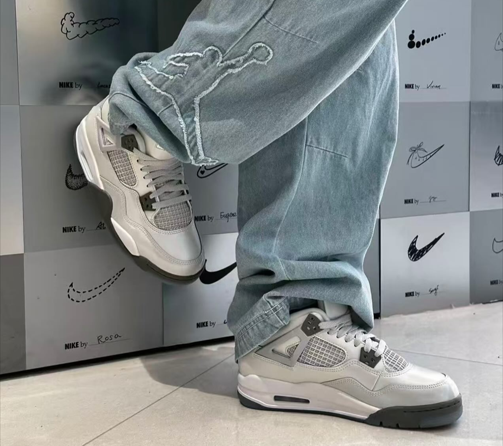 Alternative view of Giày Nike Air Jordan 4 Retro 'Photon Dust' HV4401-014