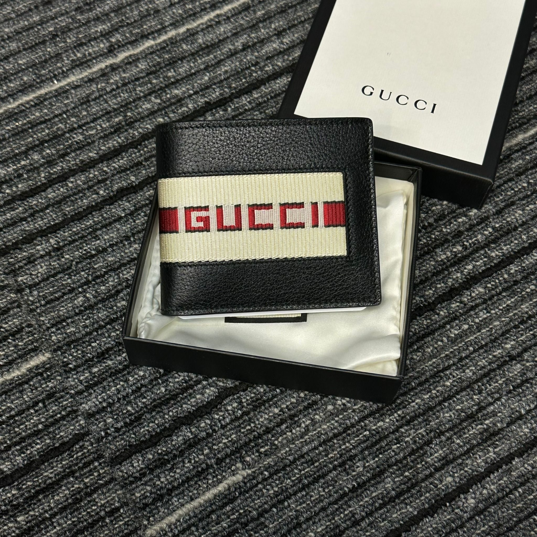 Alternative view of Ví Gucci Logo Stripe Leather 'Black' 408826-CWGRN-1094