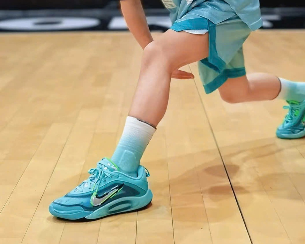 Alternative view of Giày Nike A'ja Wilson A'One 'Bleached Turquoise' HV2267-300