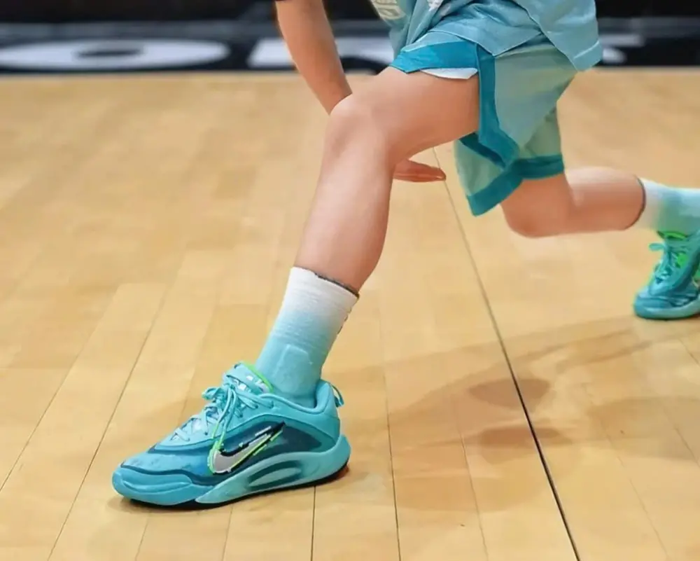 Alternative view of Giày Nike A'ja Wilson A'One 'Bleached Turquoise' HV2267-300