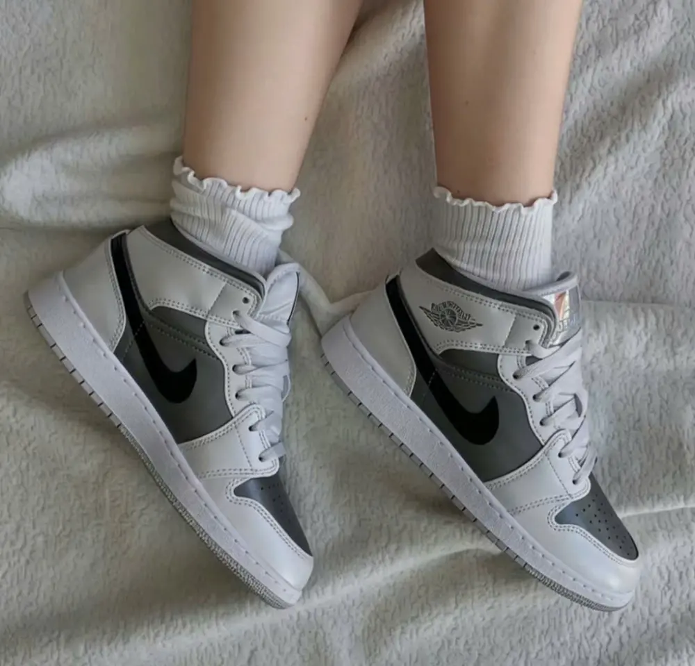 Alternative view of Giày Nike Jordan 1 Mid SE ‘Inspired by the Greatest’ HV4400-014