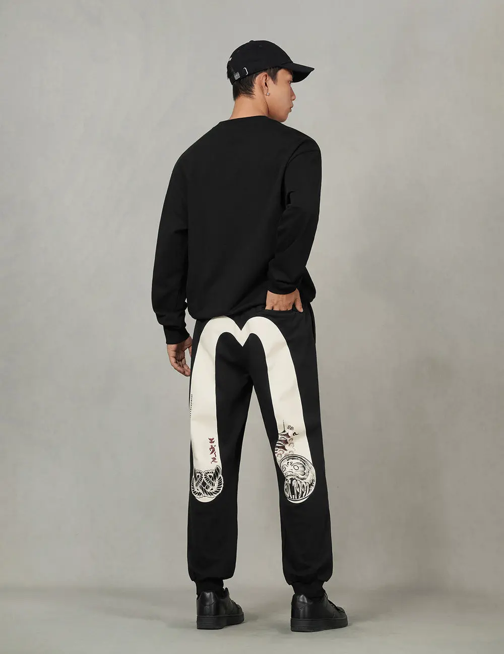 Quần Evisu Daruma and Wheel of Wisdom Daicock Print Sweatpants 'Black' 2EAHTM5SP1230STCT - Ảnh 4