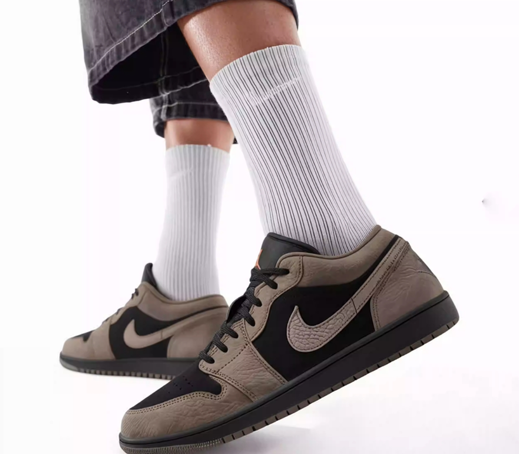 Alternative view of Giày Nike Air Jordan 1 Low SE ‘Olive Grey’ IB7109-005