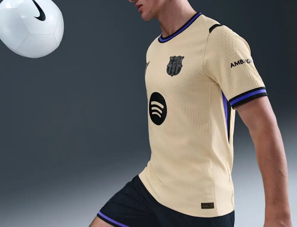 Áo Nike F.C. Barcelona 2025/26 ‘Team Gold’ HJ4554-784 - Ảnh 3