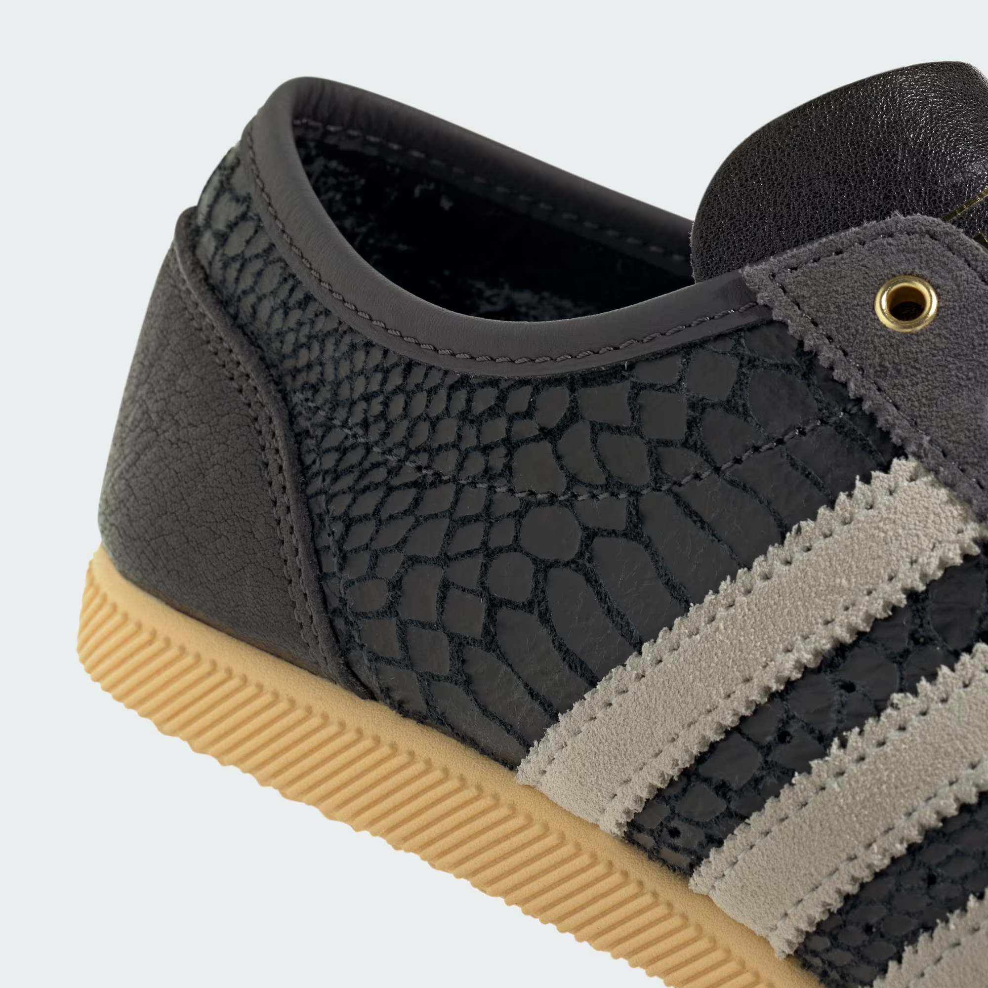 Alternative view of Giày Adidas Japan Decon ‘Utility Black’ IH1621