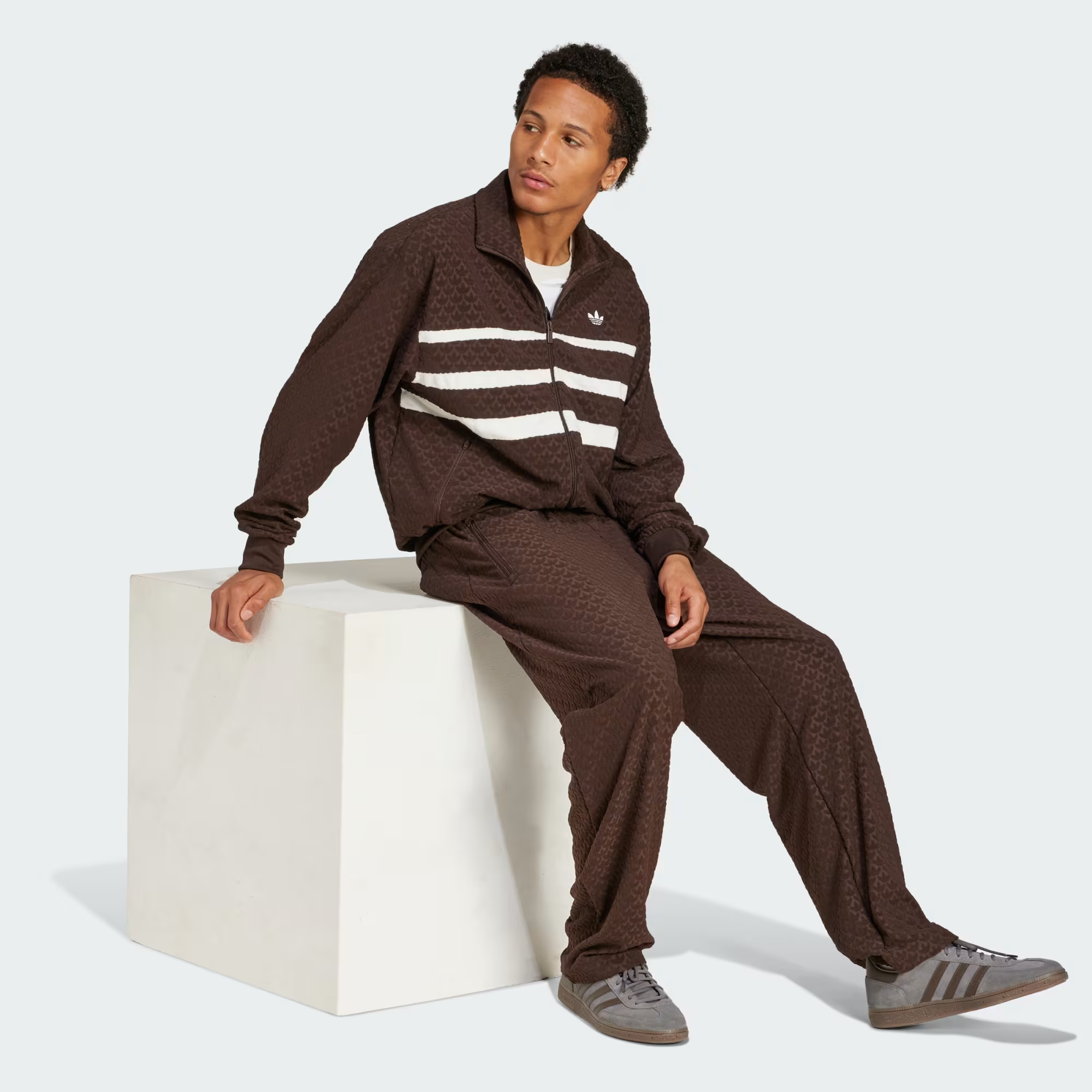 Alternative view of Áo Adidas Originals Monogram ‘Dark Brown’ JP4419